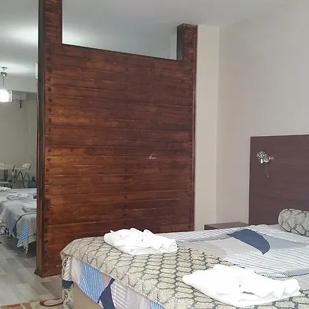 Carina מלון דירות 3*